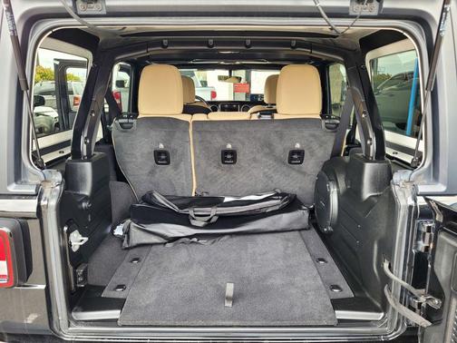 Black Clearcoat 2021 Jeep Wrangler Unlimited Sport