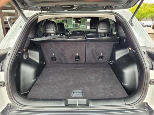 Bright White Clearcoat 2019 Jeep Cherokee Limited