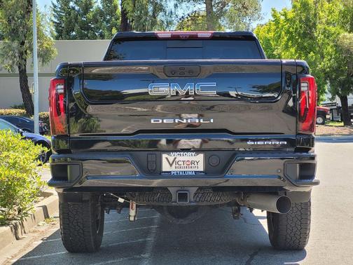 Onyx Black 2025 GMC Sierra 2500 Denali Ultimate