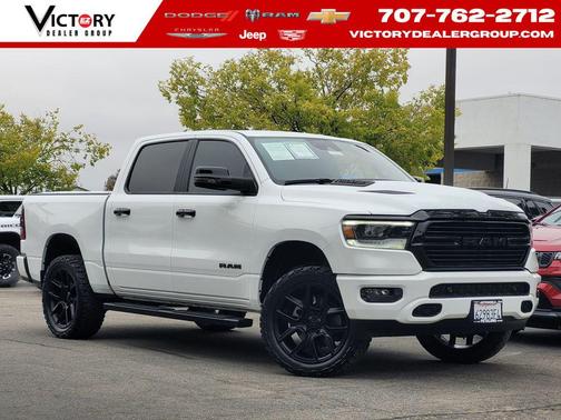 Bright White Clearcoat 2024 RAM 1500 Laramie