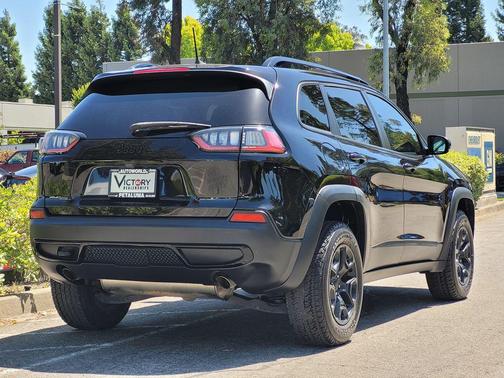 Diamond Black Crystal Pearlcoat 2022 Jeep Cherokee X 4x4