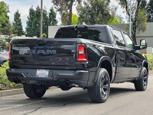 Diamond Black Crystal Pearlcoat 2025 RAM 1500 Big Horn/Lone Star