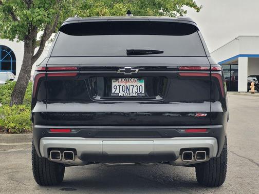 Black Metallic 2025 Chevrolet Traverse AWD Z71
