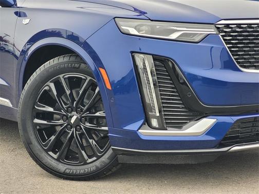 2024 Cadillac XT6 Premium Luxury FWD