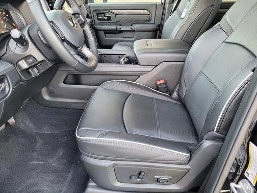 2026 RAM 3500 Limited Crew Cab 4x4 8' Box