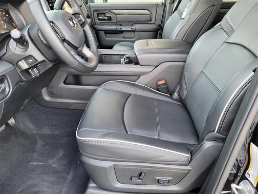 2026 RAM 3500 Limited Crew Cab 4x4 8' Box