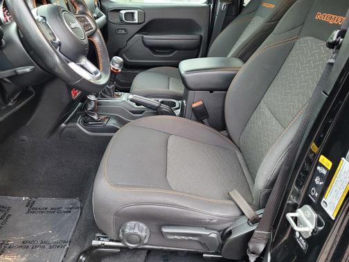 Black Clearcoat 2022 Jeep Gladiator Mojave 4x4