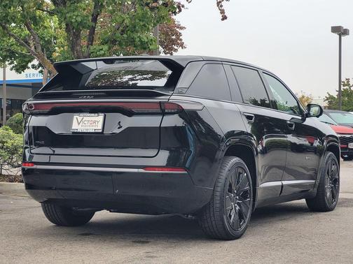 2025 Jeep Wagoneer S Launch Edition