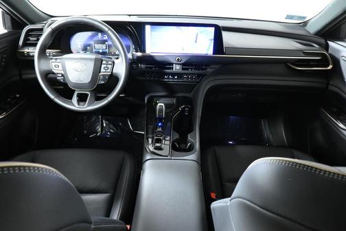 2025 Toyota Crown Signia XLE