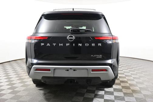 2022 Nissan Pathfinder Platinum
