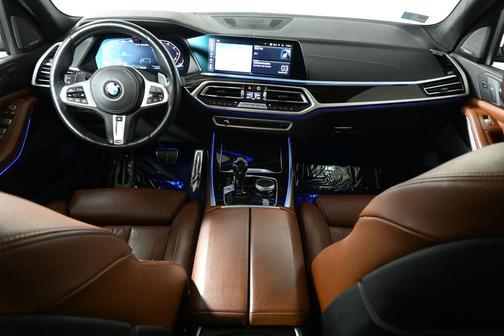 2021 BMW X7 M50i