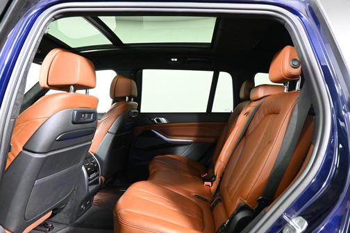 2021 BMW X7 M50i