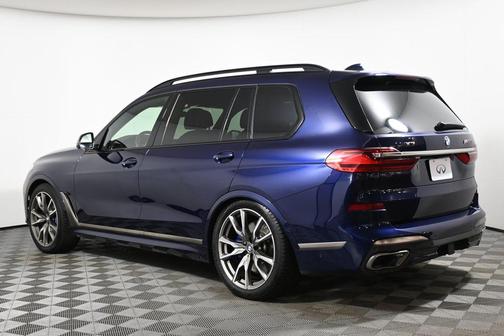 2021 BMW X7 M50i