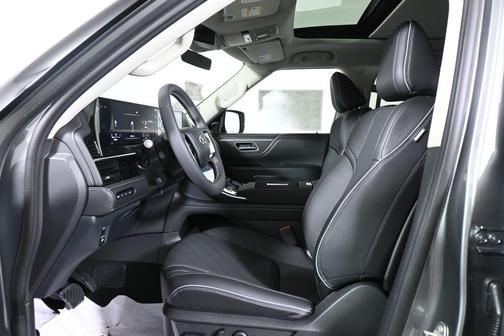 Metal 2027 INFINITI QX80 Luxe