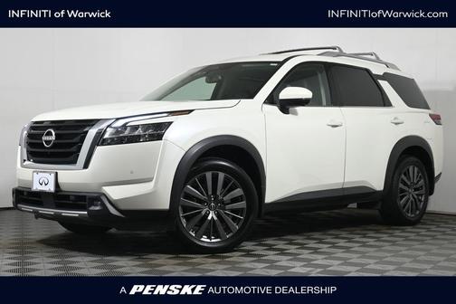 2022 Nissan Pathfinder SL