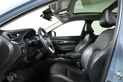 2022 INFINITI QX50 Luxe