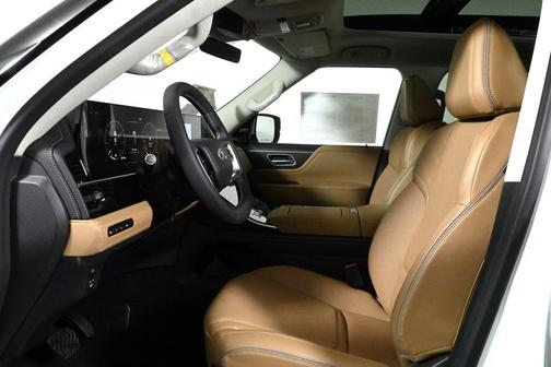 2025 INFINITI QX80 Luxe