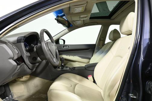2011 INFINITI G37x Base