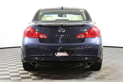 2011 INFINITI G37x Base