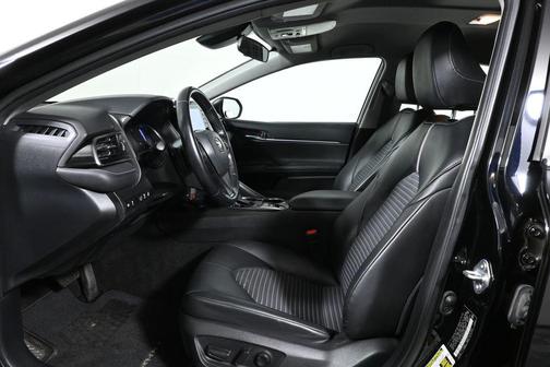 Midnight Black Metallic 2022 Toyota Camry SE