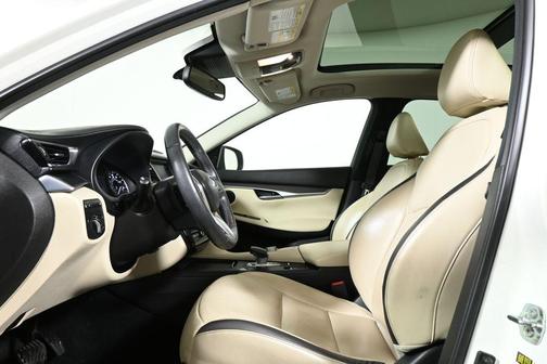 2022 INFINITI QX50 Luxe
