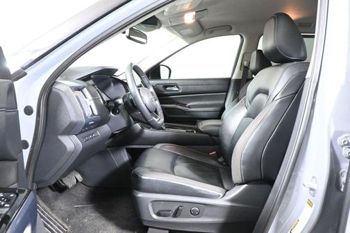Gray 2 Tone 2022 Nissan Pathfinder SL