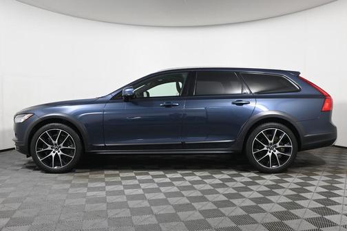 2020 Volvo V90 Cross Country T6