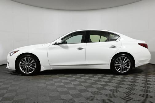 2022 INFINITI Q50 LUXE