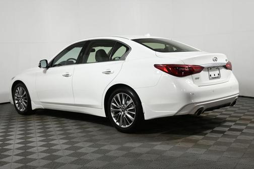 2022 INFINITI Q50 LUXE