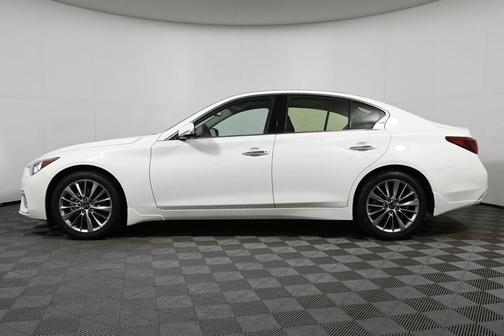 2023 INFINITI Q50 LUXE