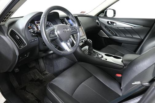 2023 INFINITI Q50 LUXE