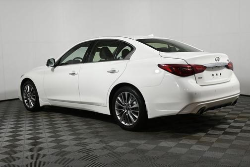 2023 INFINITI Q50 LUXE