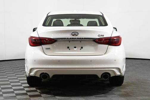 2023 INFINITI Q50 LUXE