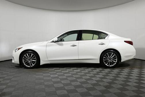2022 INFINITI Q50 LUXE