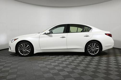 2022 INFINITI Q50 LUXE