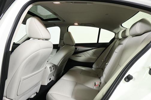 2022 INFINITI Q50 LUXE