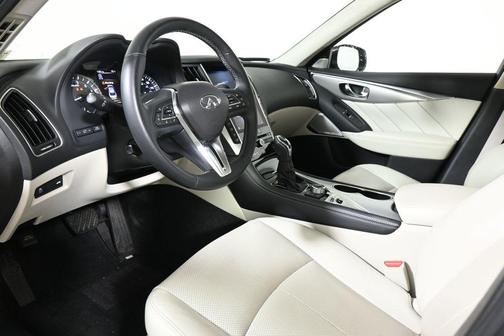 2022 INFINITI Q50 LUXE