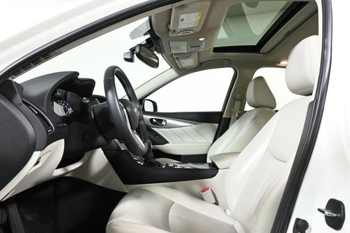 2022 INFINITI Q50 LUXE