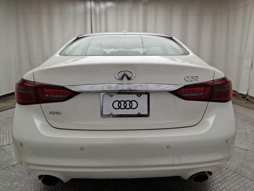2022 INFINITI Q50 LUXE