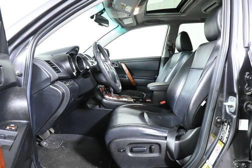 Magnetic Gray Metallic 2013 Toyota Highlander Limited