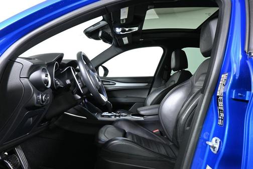 2022 Alfa Romeo Stelvio Veloce