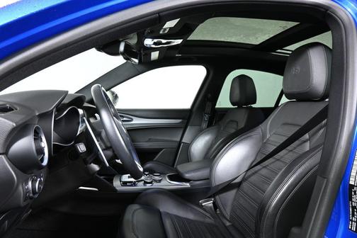 2022 Alfa Romeo Stelvio Veloce