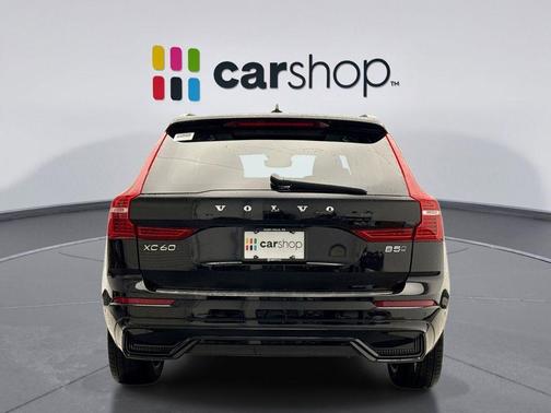 2023 Volvo XC60 B5 Plus Dark Theme