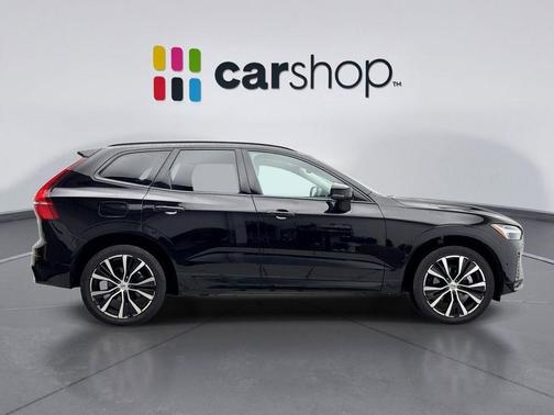 2023 Volvo XC60 B5 Plus Dark Theme