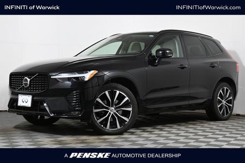 2023 Volvo XC60 B5 Plus Dark Theme