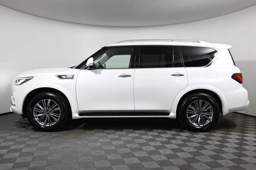 2022 INFINITI QX80 Luxe