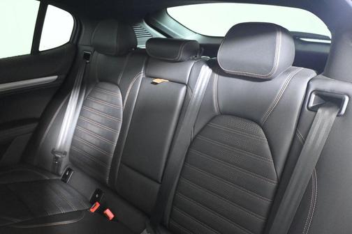 2025 Alfa Romeo Stelvio Intensa