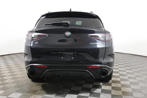 2025 Alfa Romeo Stelvio Intensa