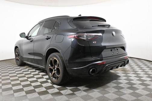 2025 Alfa Romeo Stelvio Intensa