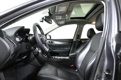 2022 INFINITI Q50 LUXE
